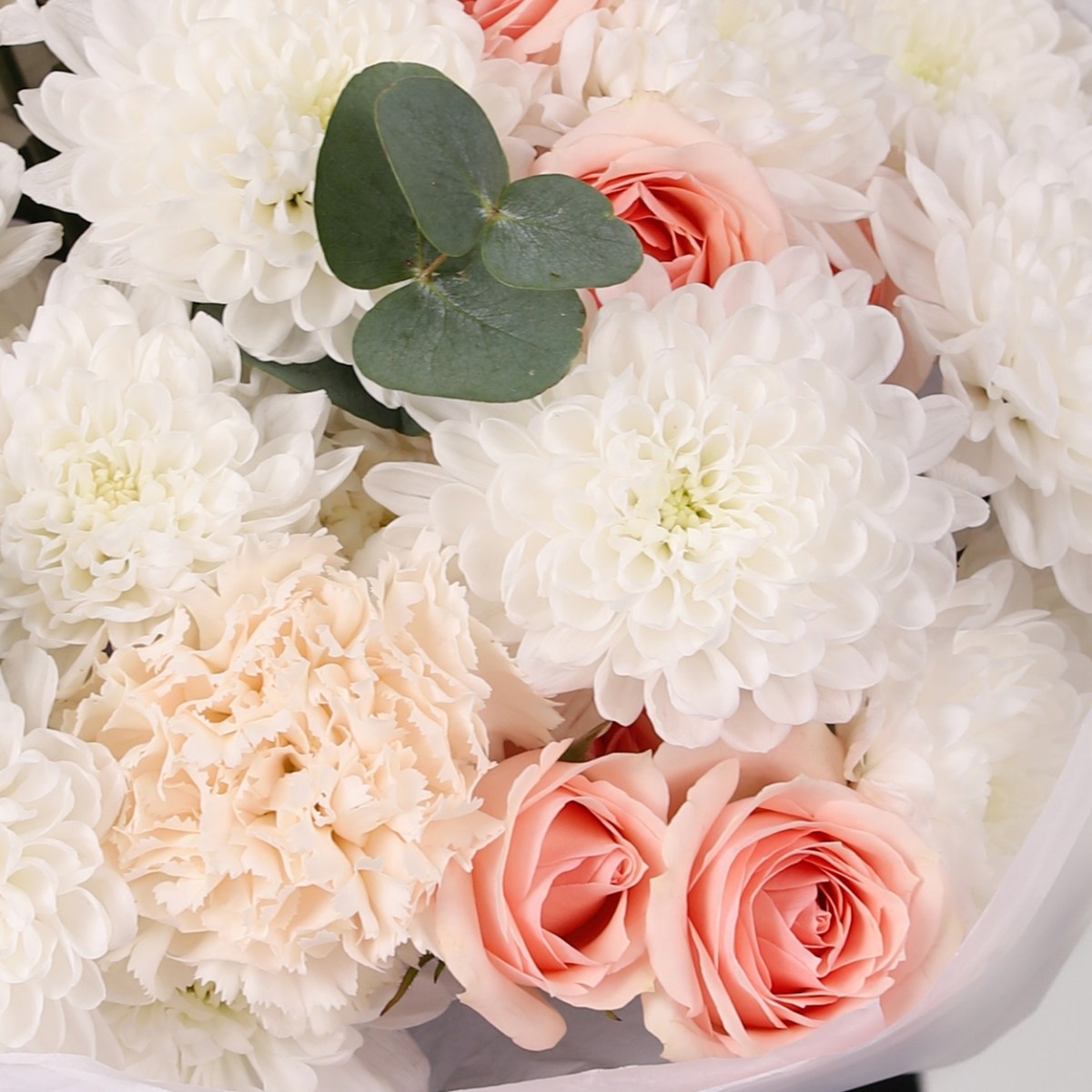 buket c hrizantemoj i diantusami 7